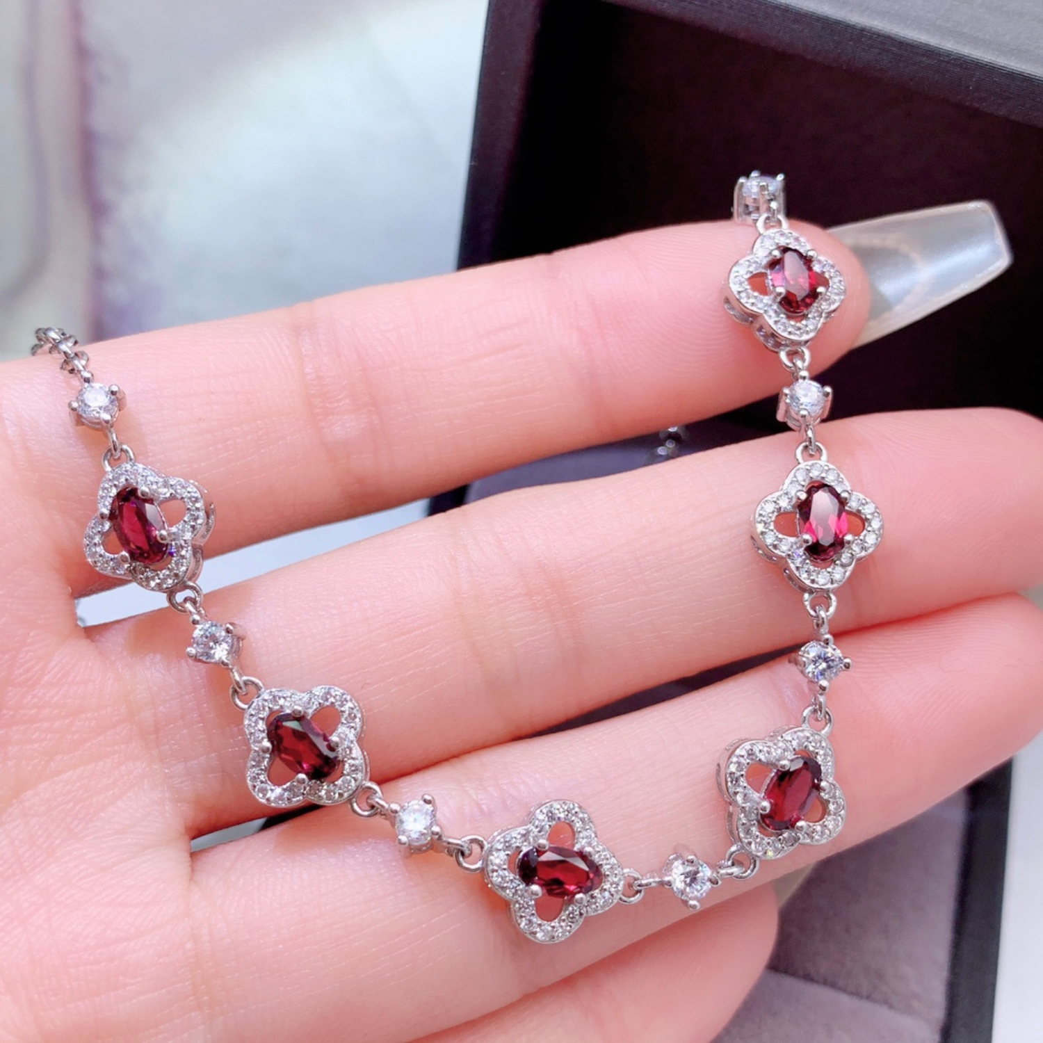 Armband van natuurlijke granaat