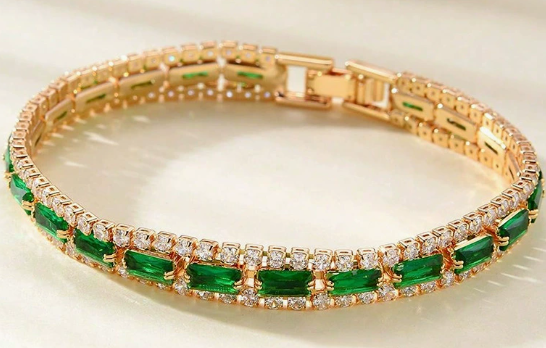 Smaragdgroene statement gouden armband